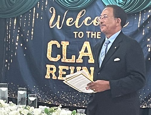 Dr. McNamee addresses North Calhoun reunion