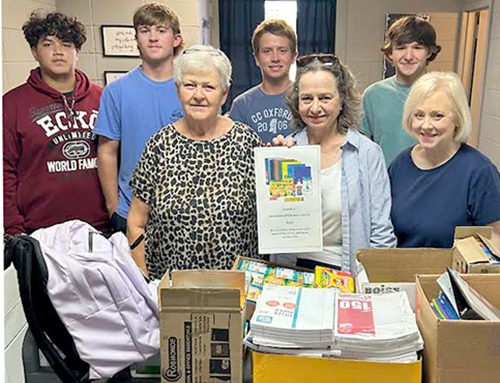 DAR donates school supplies