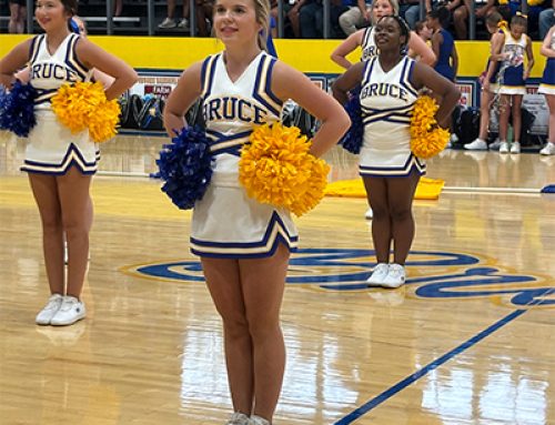 Sports Blog: Big crowds turnout to meet the Trojans and Rams